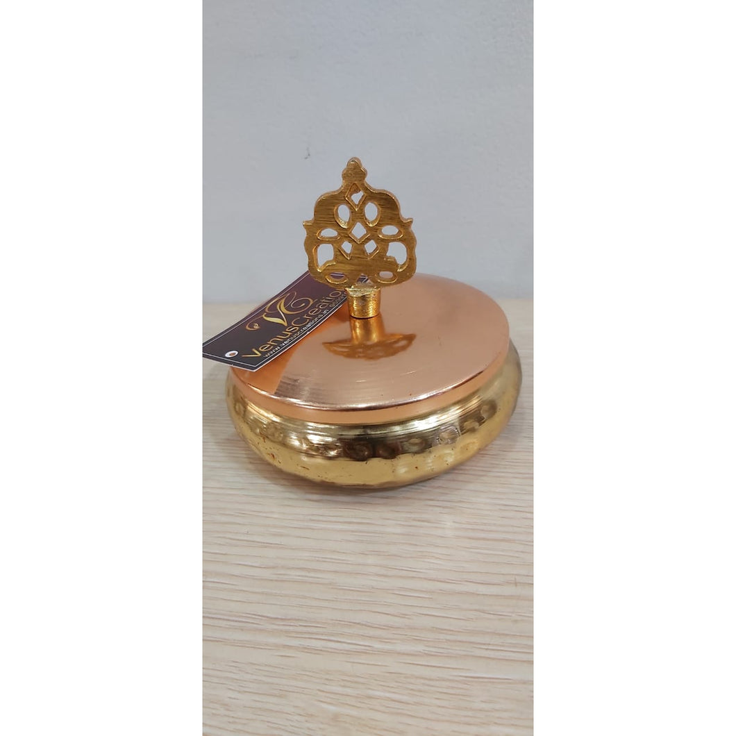 gold base flat container with copper lid